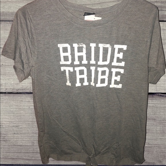 Modern Lux Knotted "Bride Tribe" Tee- NWT - Picture 3 of 5